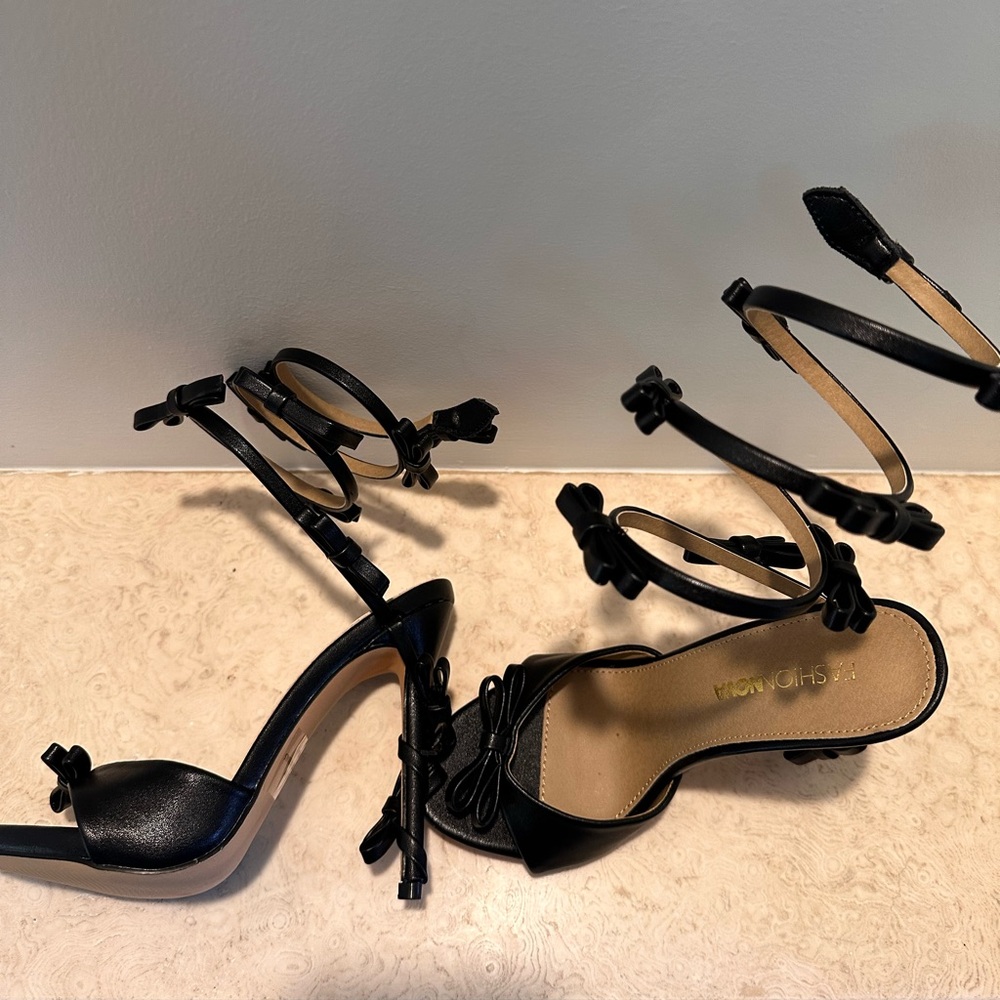 Brand New Fashion Nova Wrap Up heels with Bow details